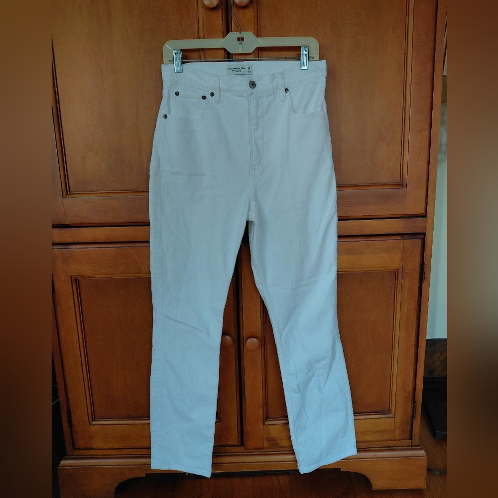 Abercrombie Curve Love Ultra High Rise Slim Straight Jean White 29/8